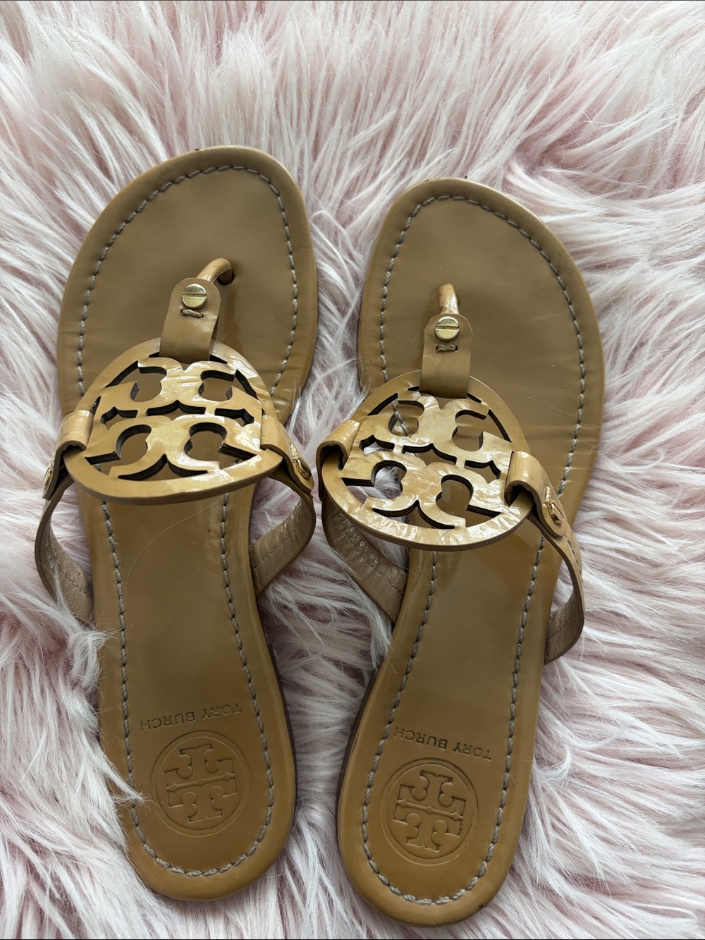 Tory Burch Cognac Logo Cutout Thong Sandals Size 8